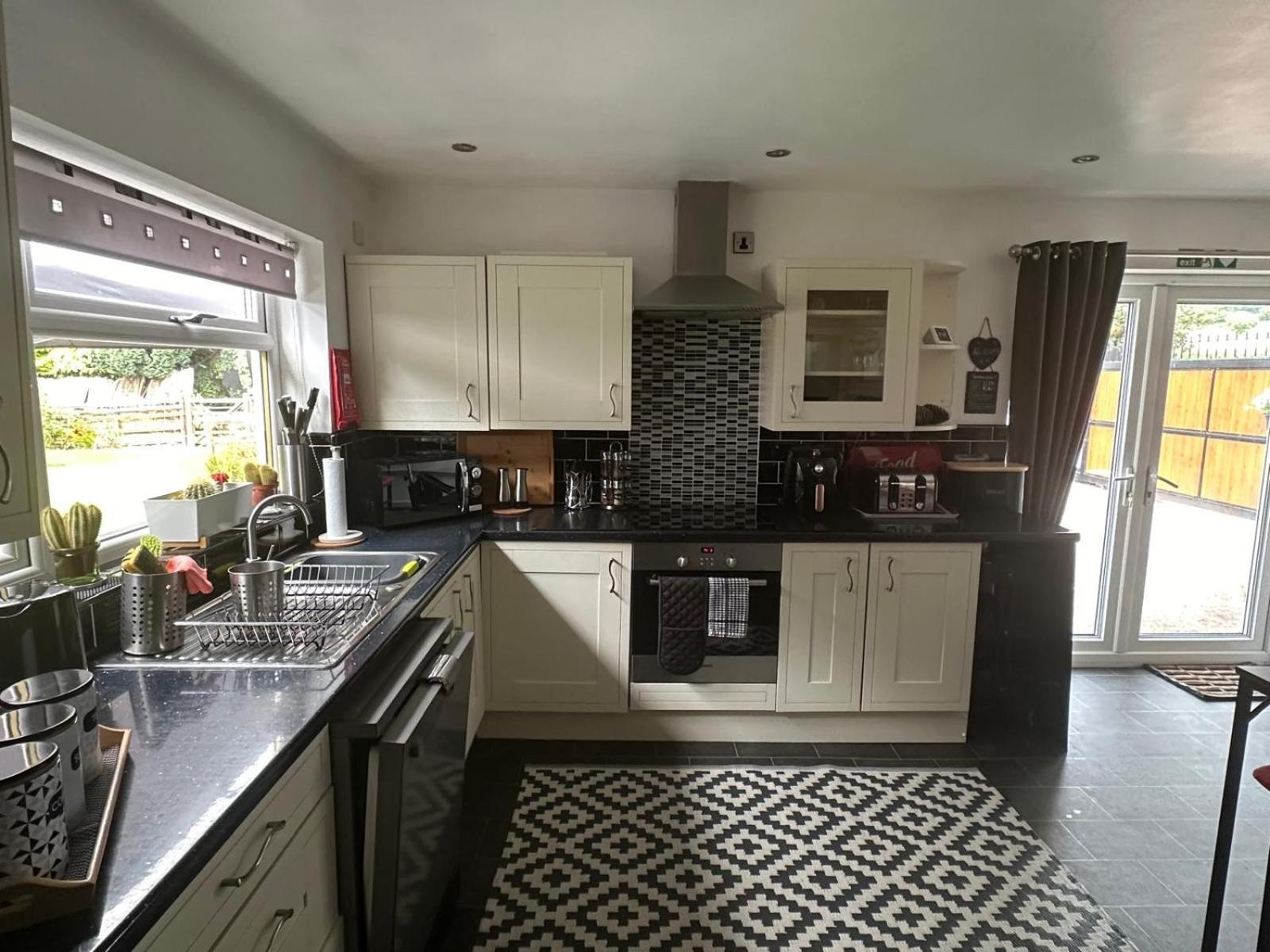 Shropshire Guestroom Seisdon ภายนอก รูปภาพ